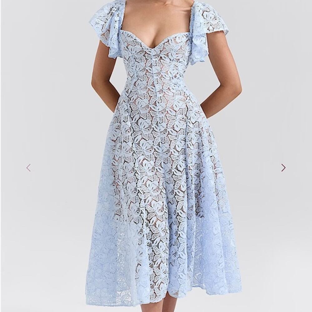House of CB Austen BlueBell Lace Midi Dress Romantic Blue NWT Size Medium